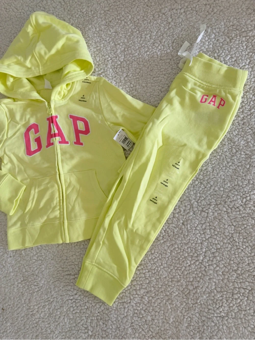 New girls Sz 4 GAP Neon Yellow Hoodie & Joggers Set with Pink Logo